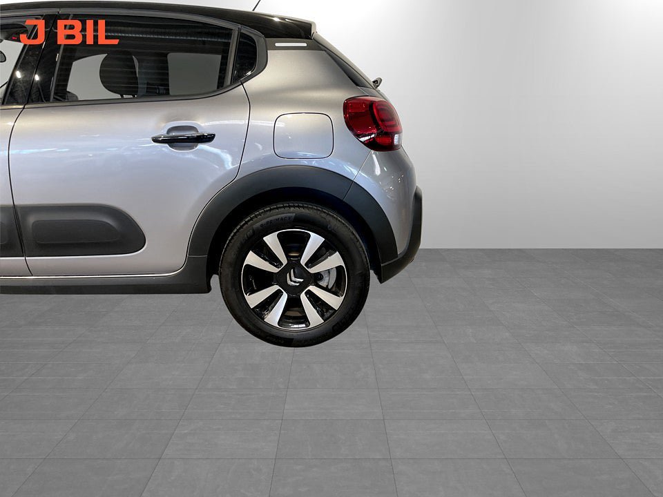 Vehicle Image 15
