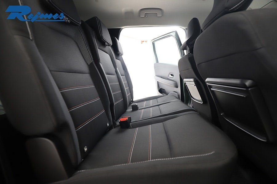 Vehicle Image 8