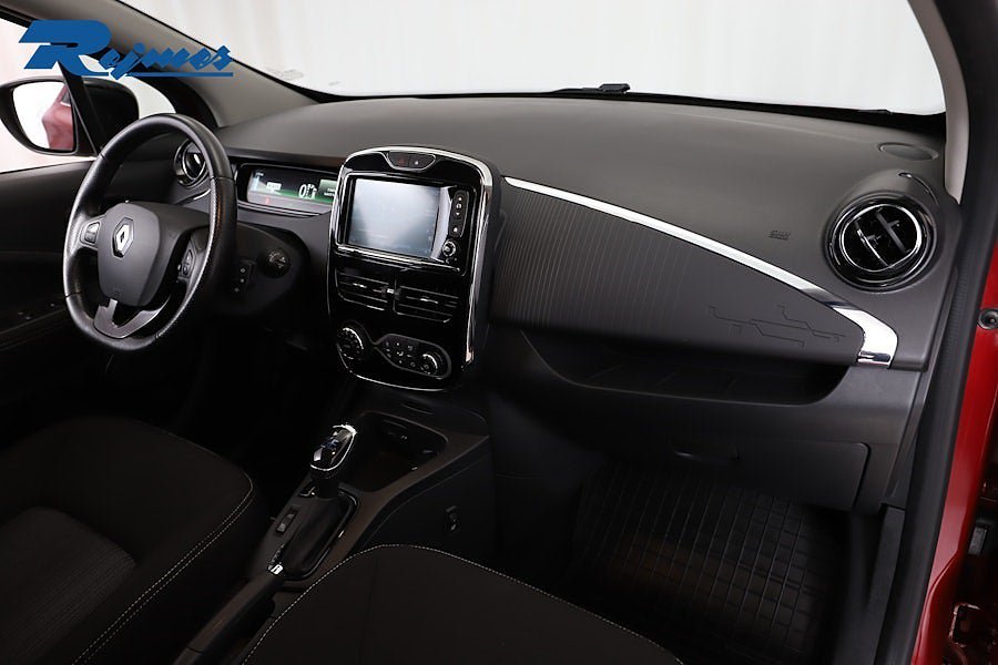 Vehicle Image 25