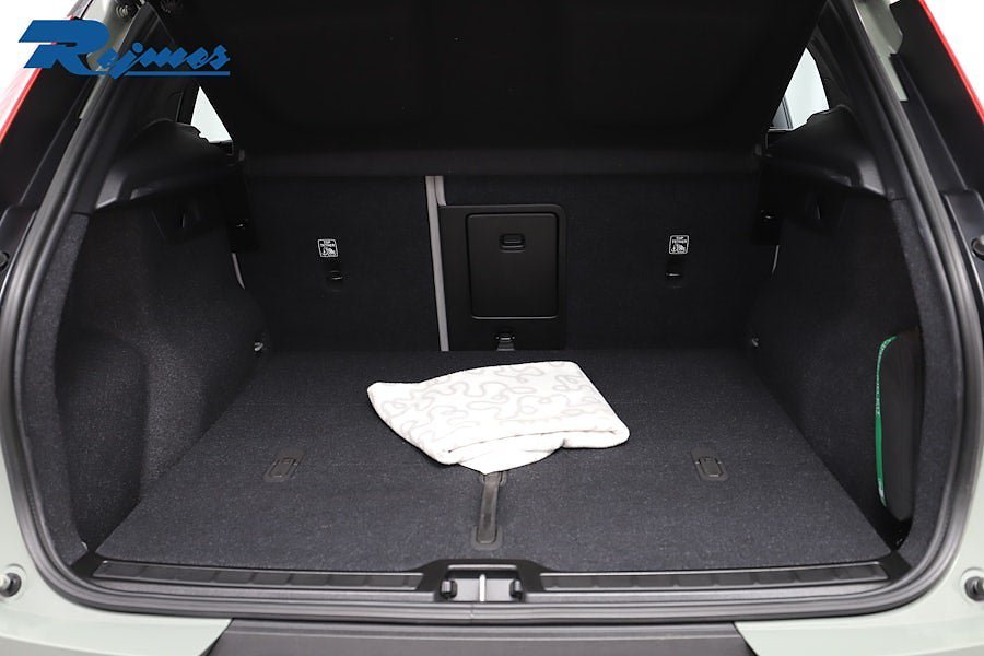 Vehicle Image 24