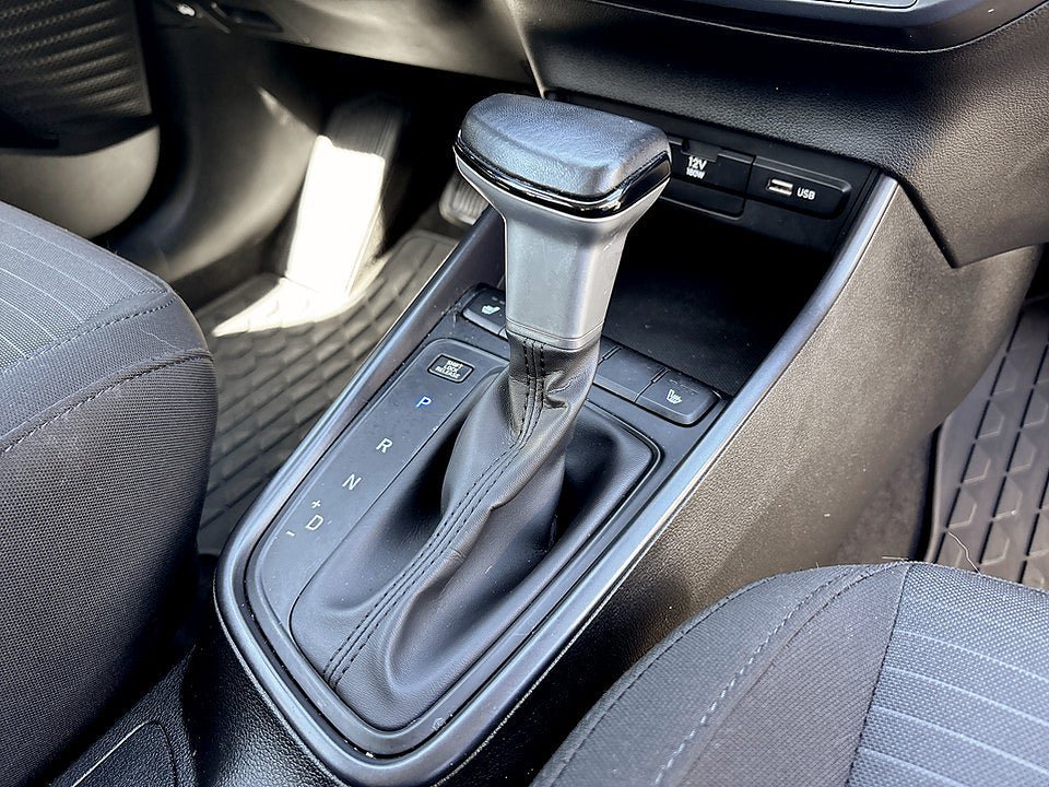 Vehicle Image 12