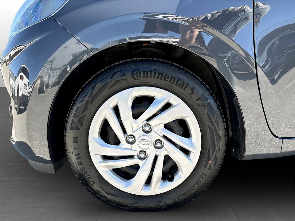 Vehicle Image 15