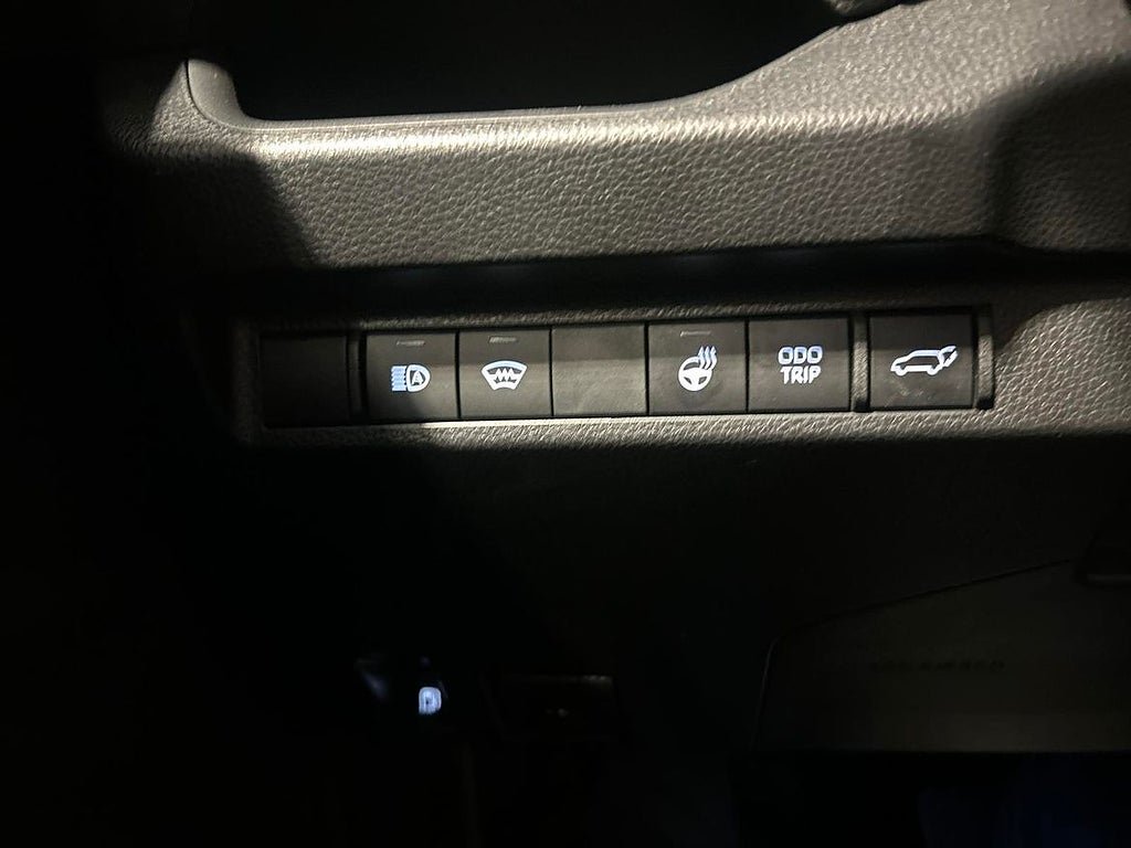 Vehicle Image 23