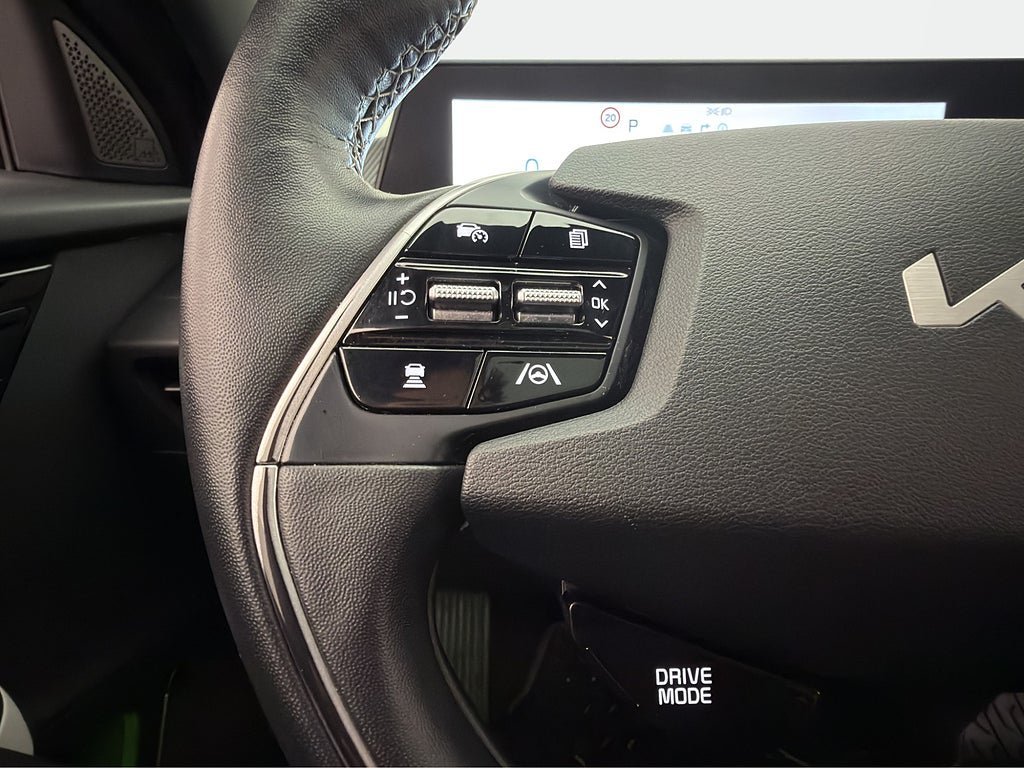 Vehicle Image 29