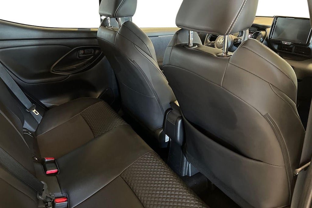 Vehicle Image 9