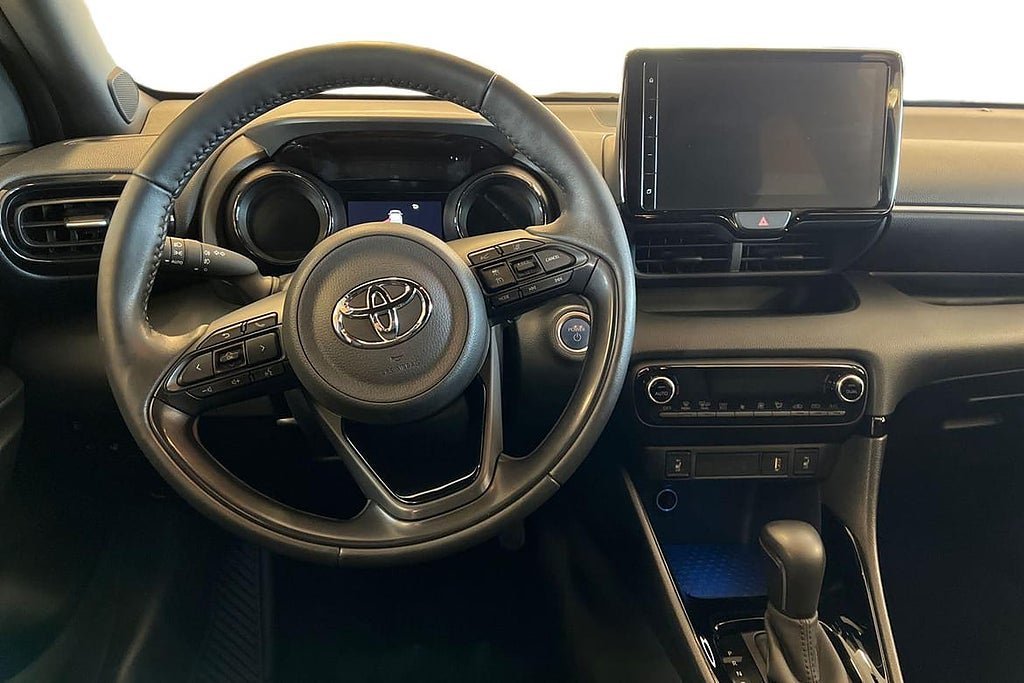 Vehicle Image 10