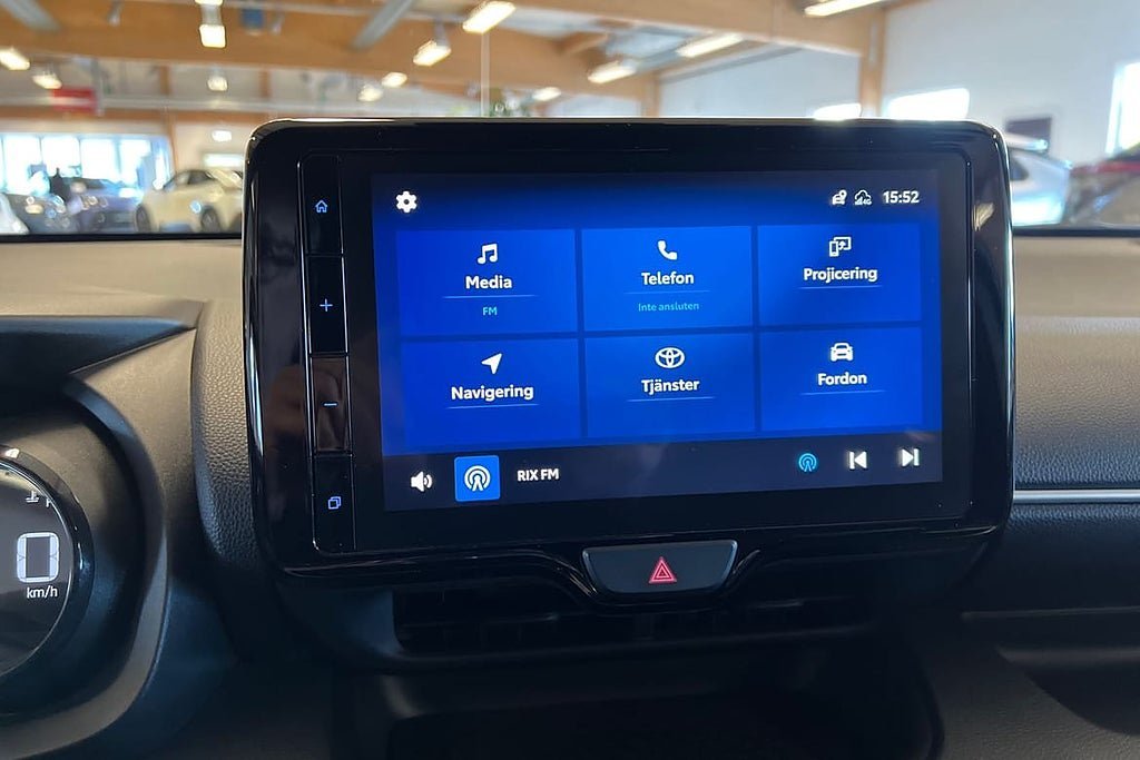 Vehicle Image 15