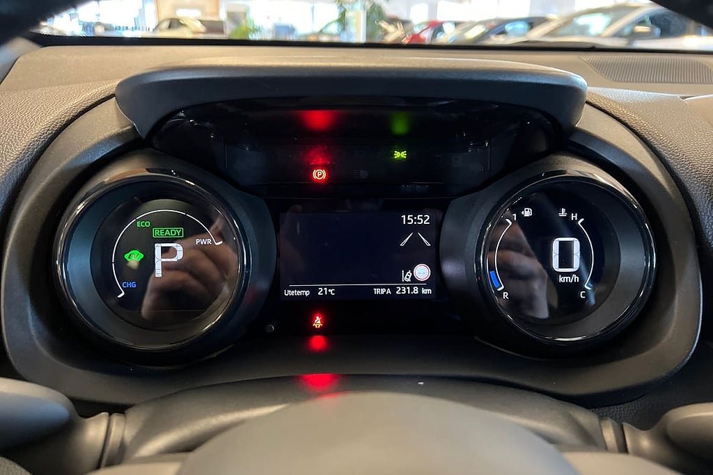 Vehicle Image 16