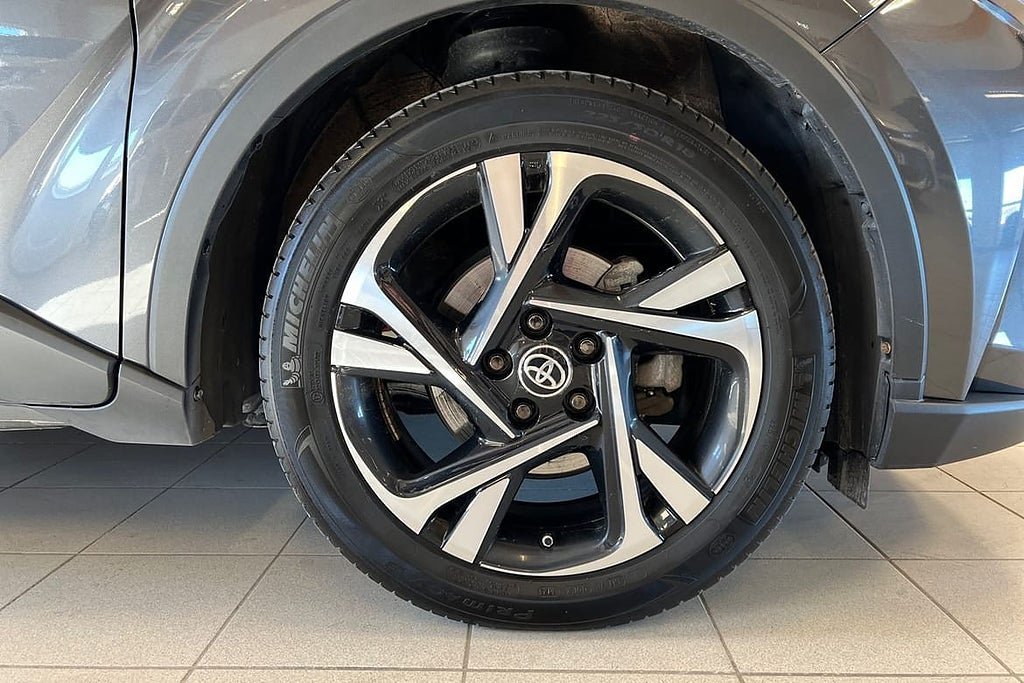 Vehicle Image 17