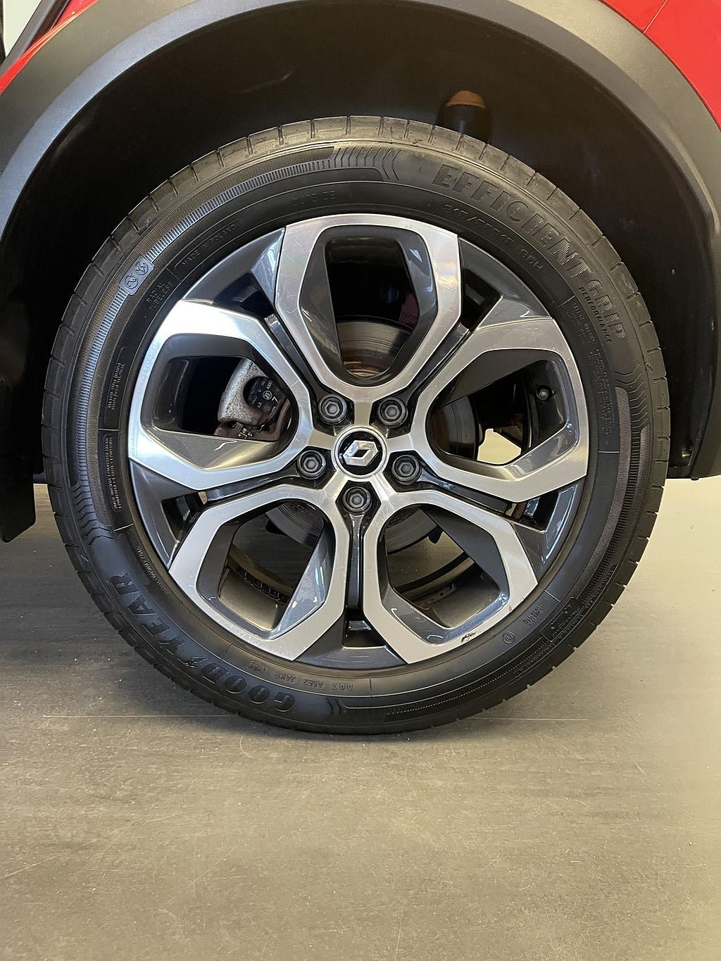 Vehicle Image 10