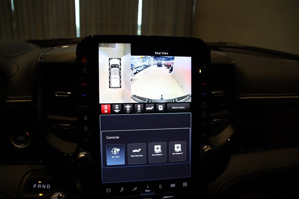 Vehicle Image 13
