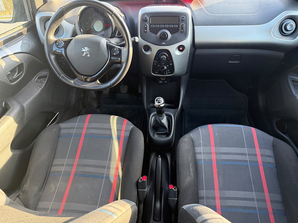 Vehicle Image 7