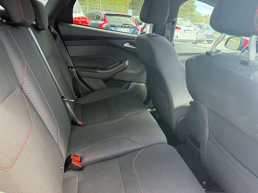 Vehicle Image 17