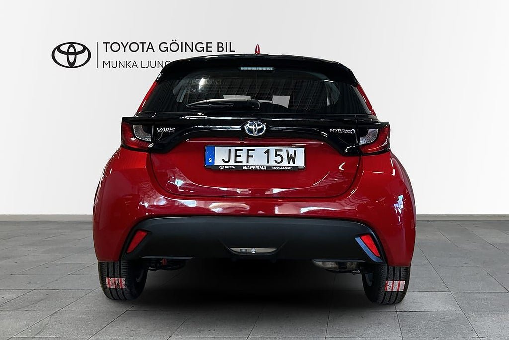 Vehicle Image 6