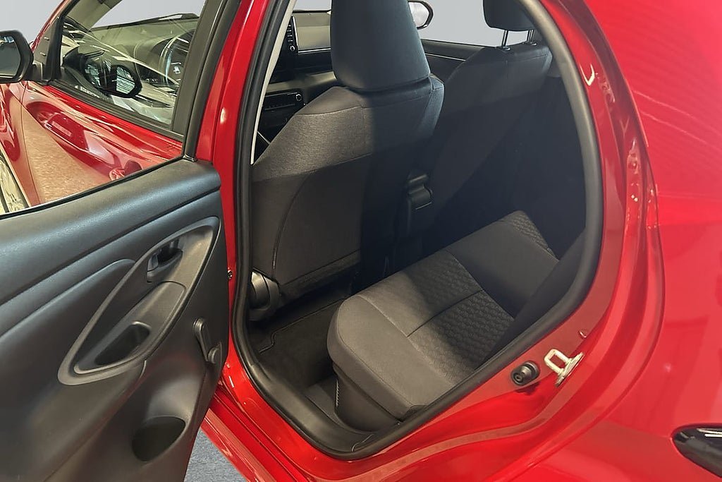 Vehicle Image 8