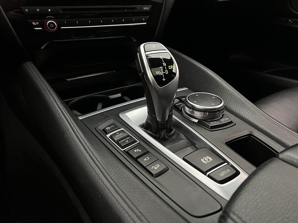 Vehicle Image 24