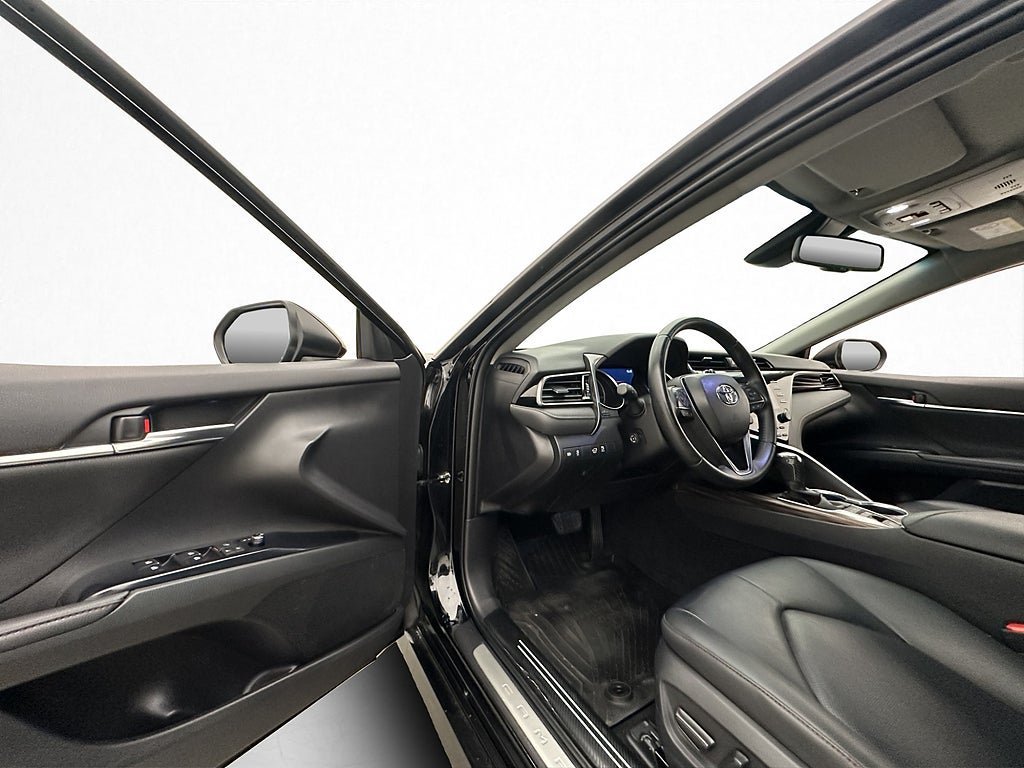 Vehicle Image 10