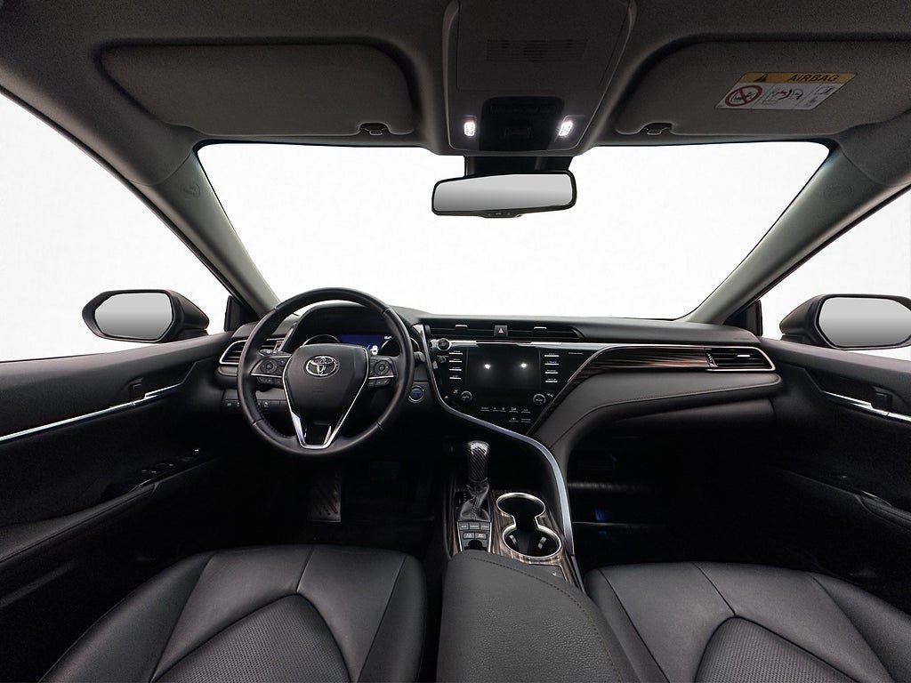 Vehicle Image 12