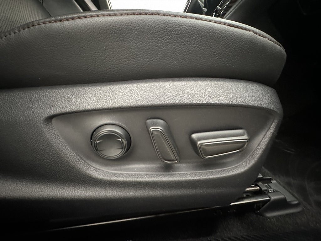 Vehicle Image 27