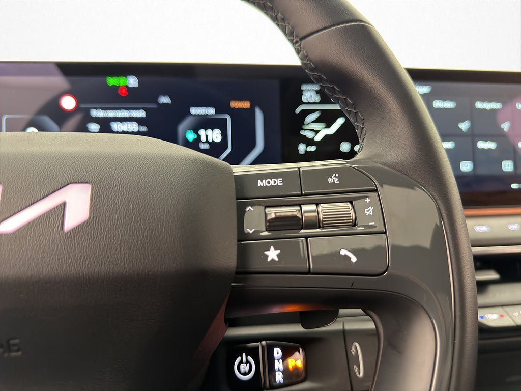Vehicle Image 35