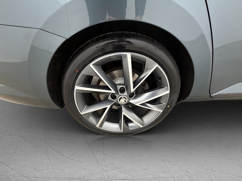Vehicle Image 30