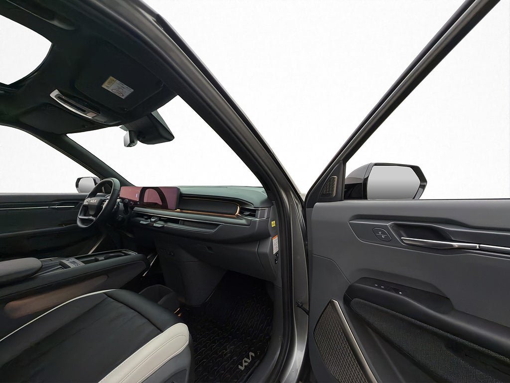 Vehicle Image 38