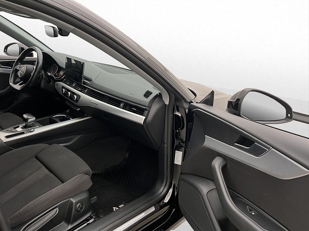 Vehicle Image 30