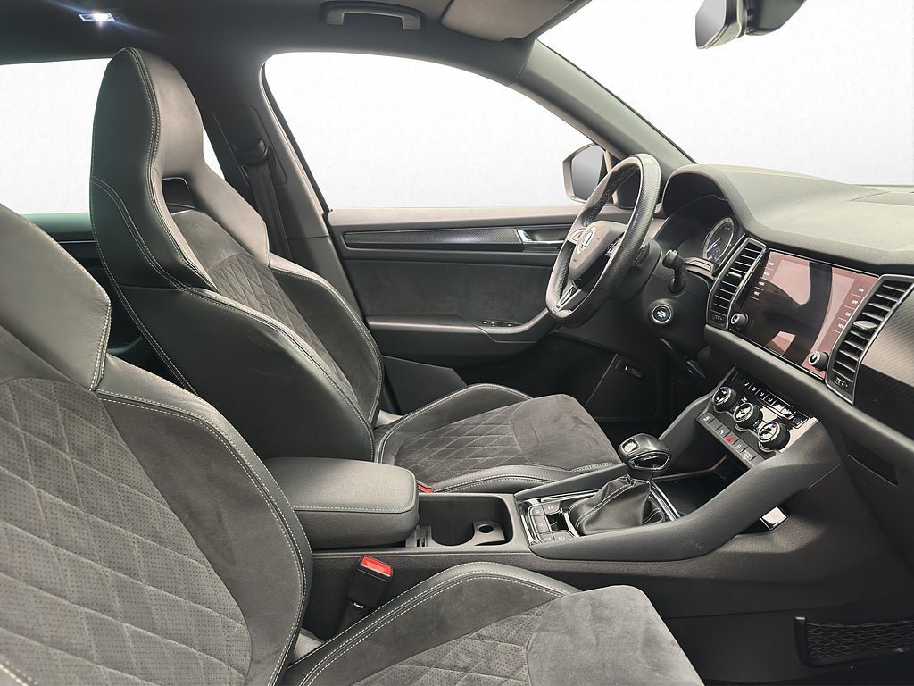 Vehicle Image 25