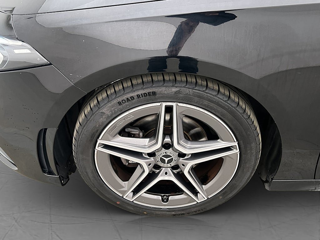 Vehicle Image 33