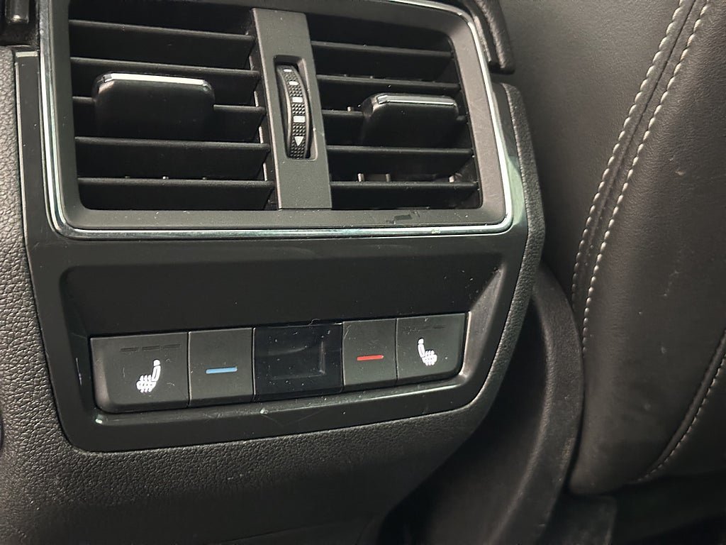 Vehicle Image 27