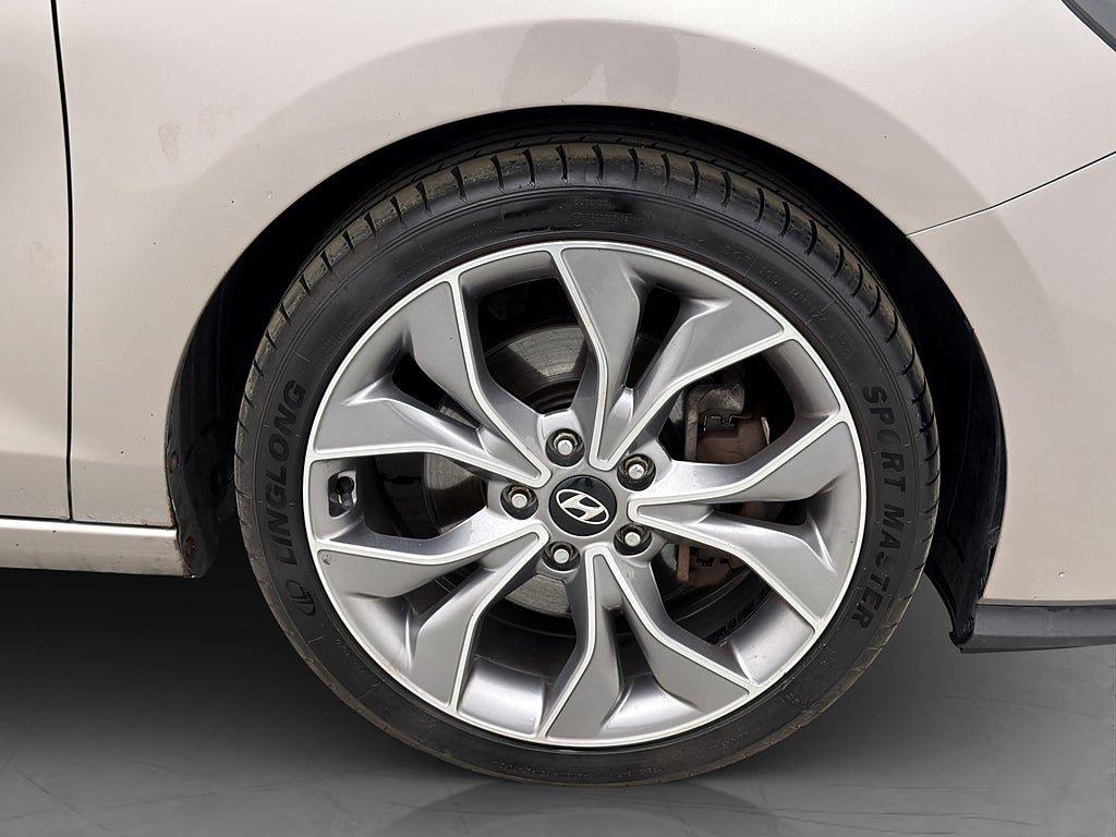 Vehicle Image 30