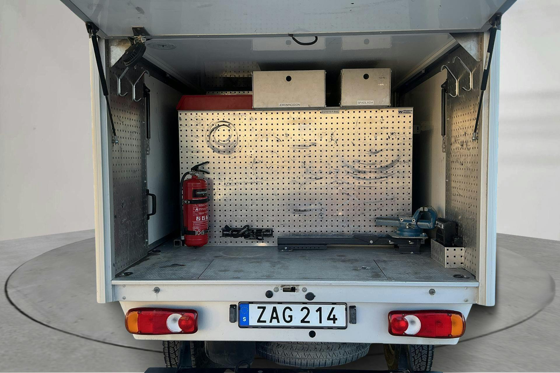 Vehicle Image 9