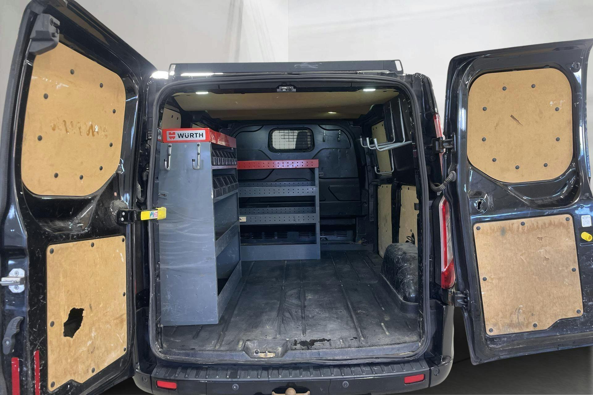 Vehicle Image 9