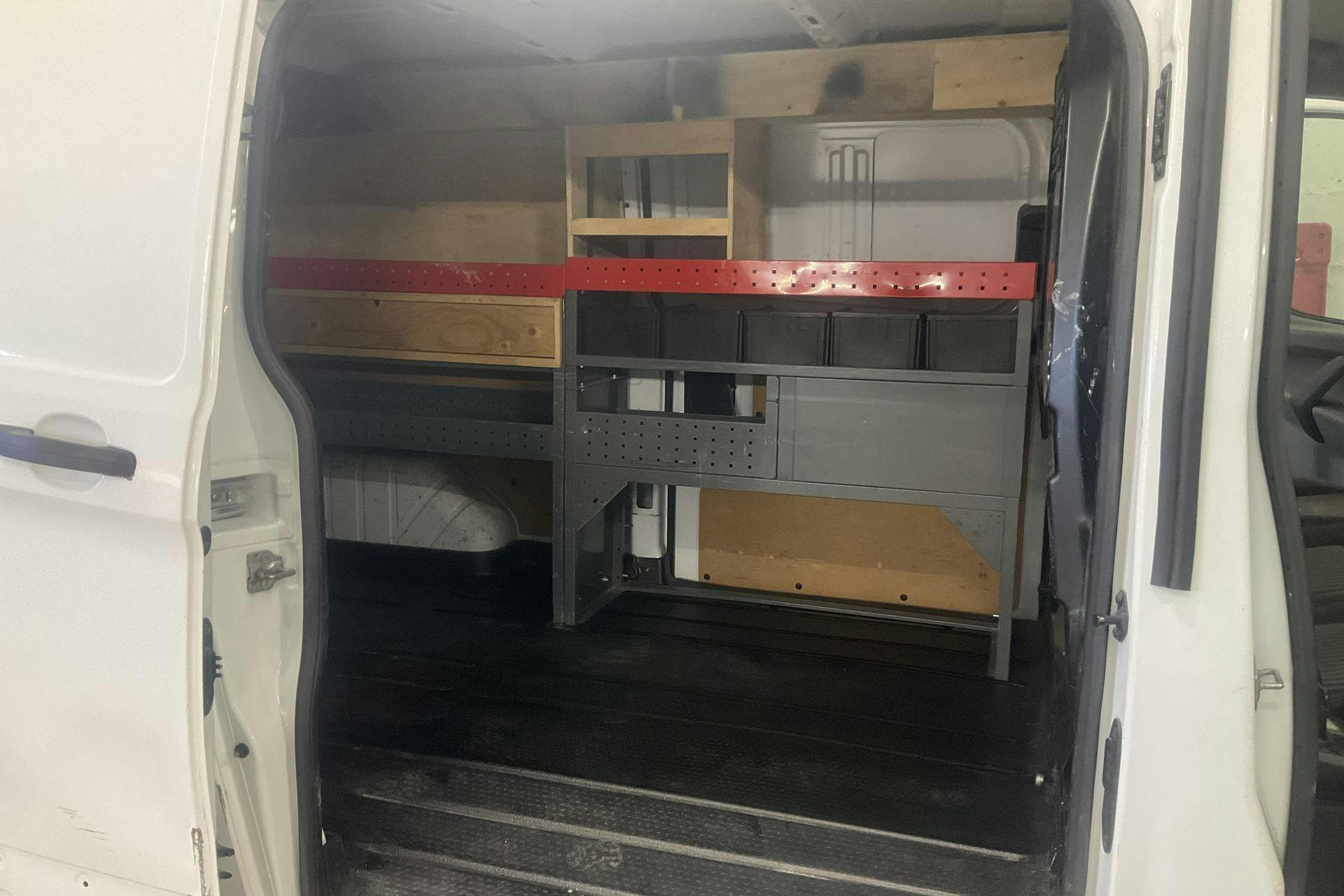 Vehicle Image 8