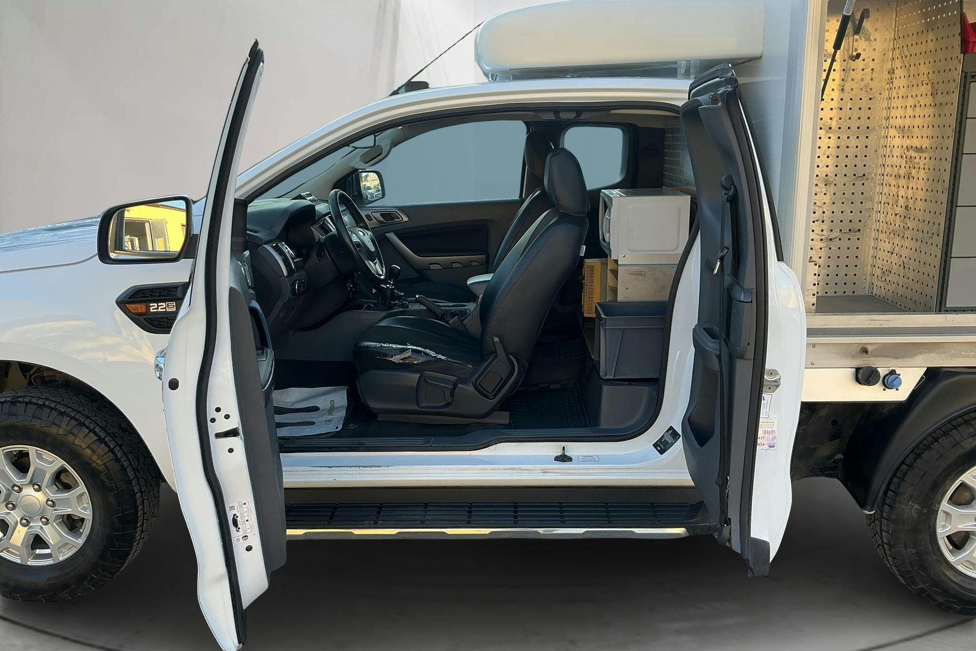 Vehicle Image 13