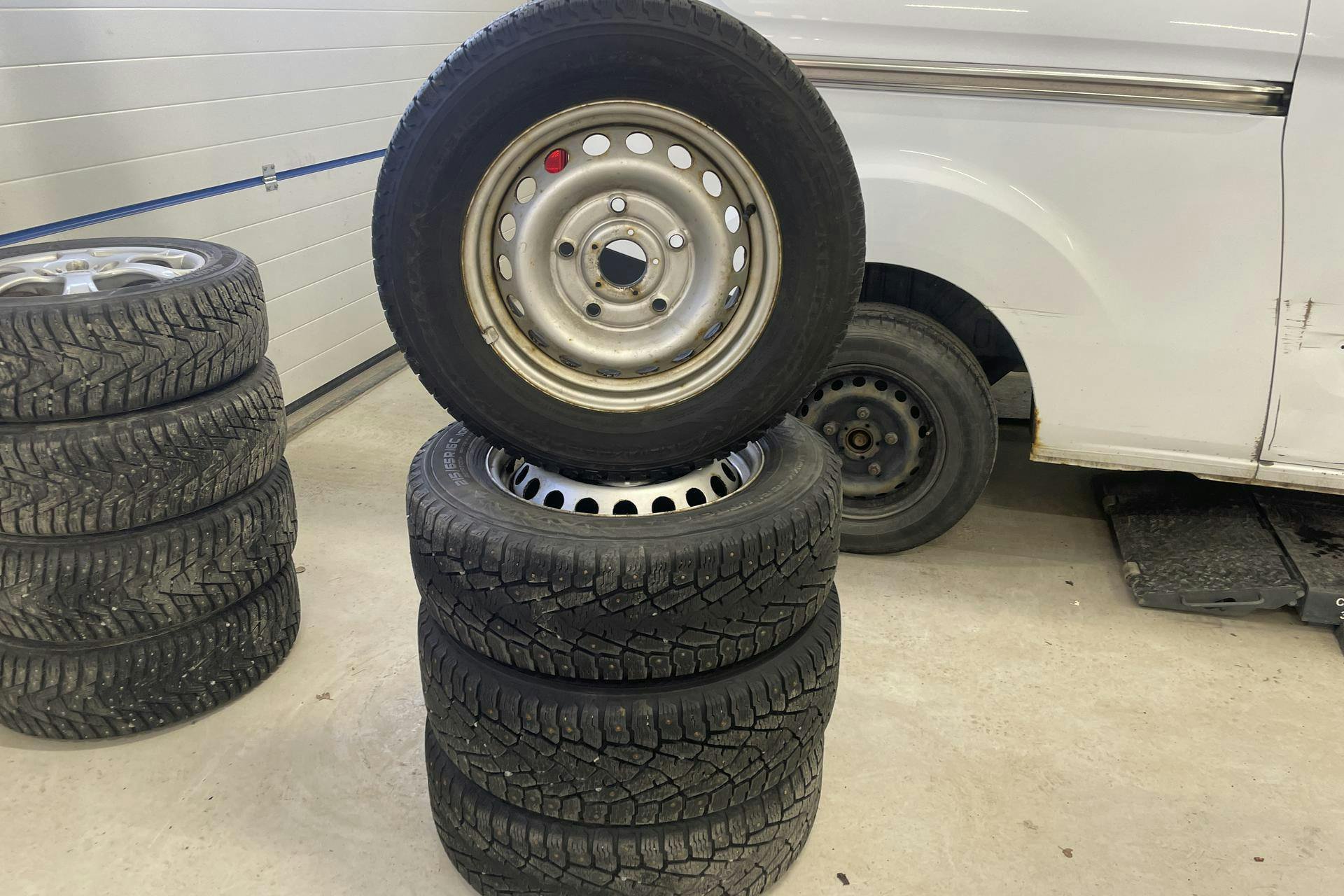 Vehicle Image 15