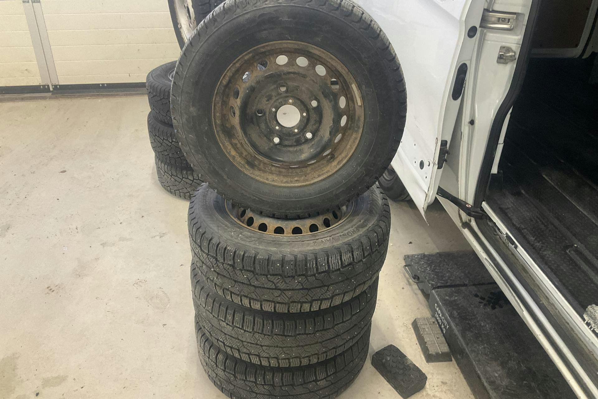 Vehicle Image 18
