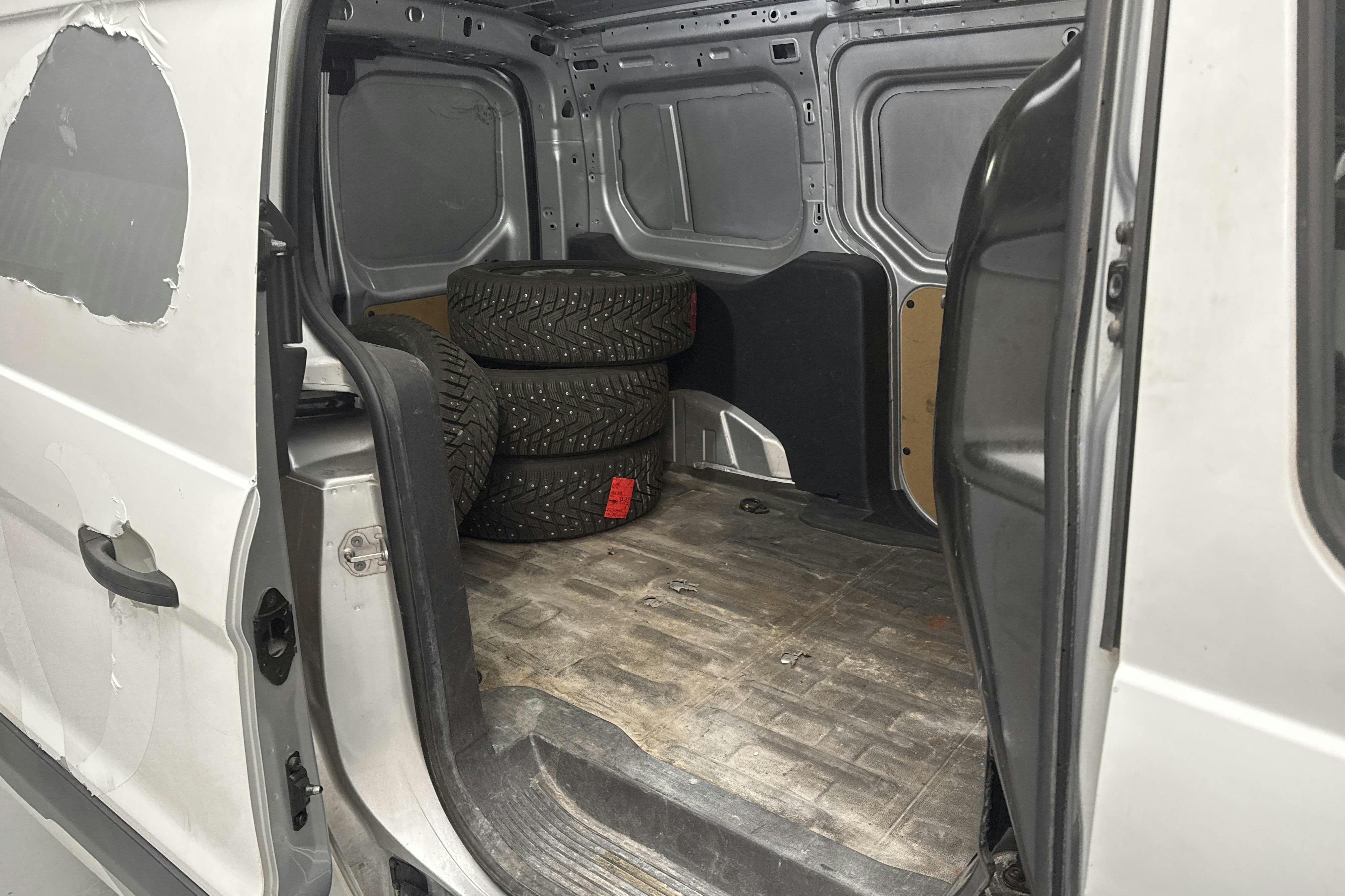 Vehicle Image 8