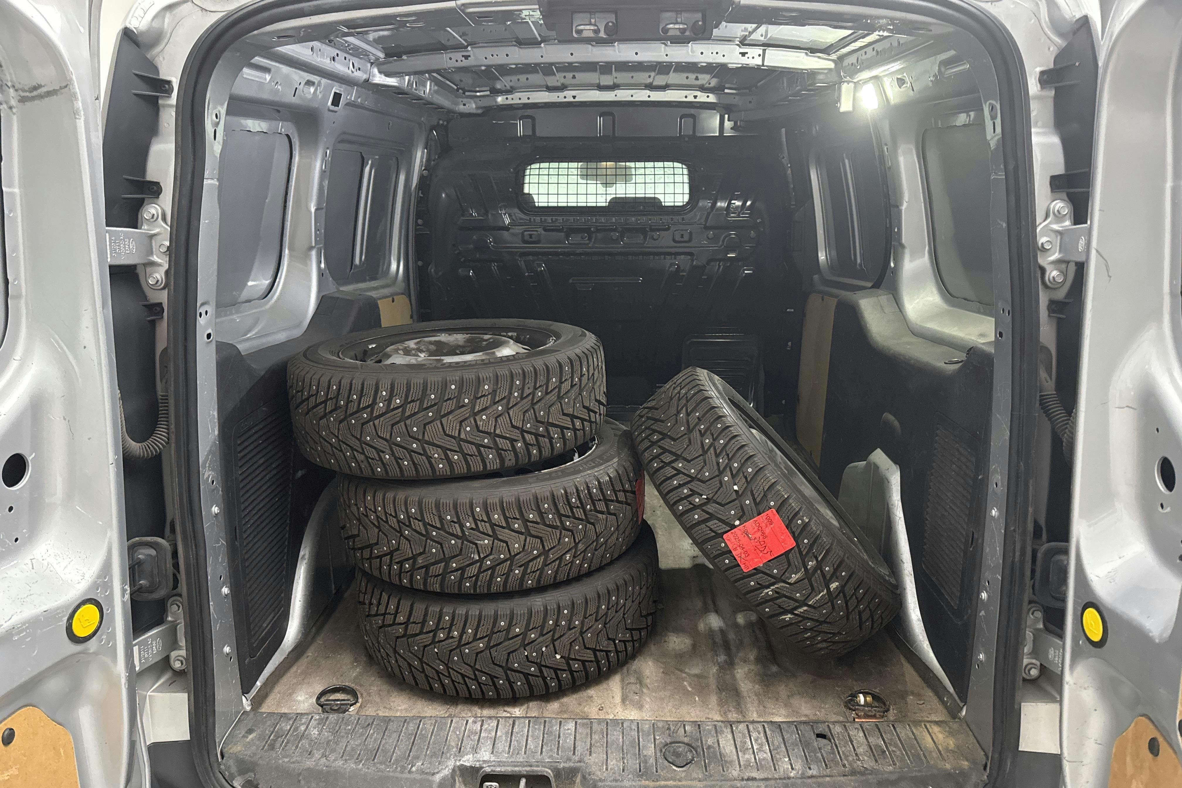 Vehicle Image 9