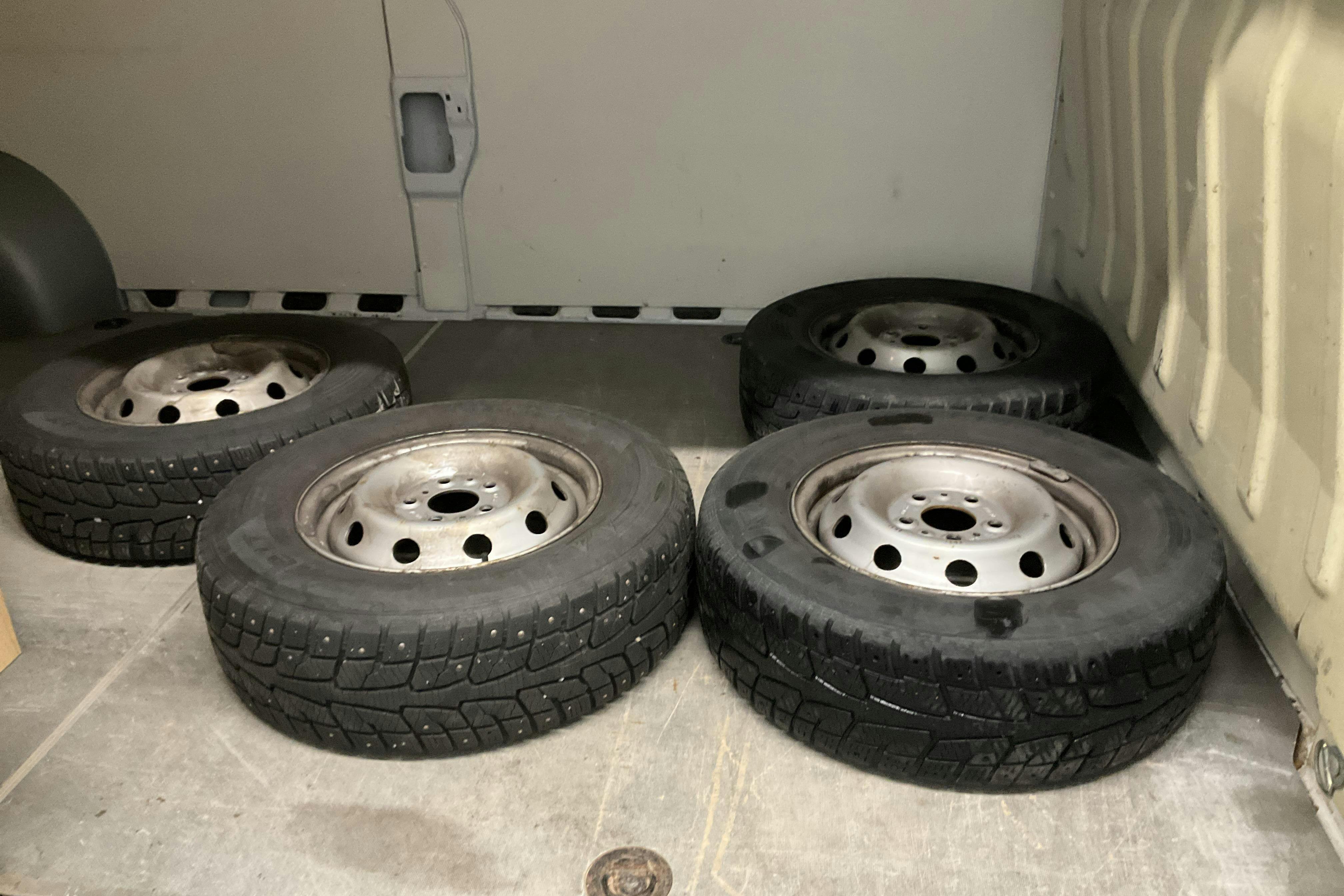 Vehicle Image 13