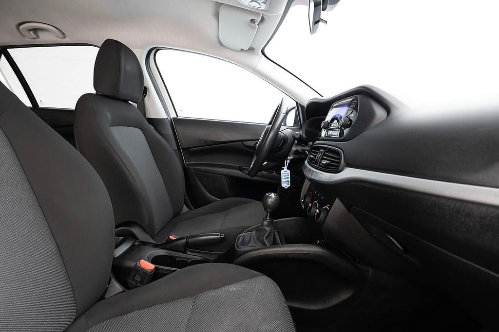 Vehicle Image 14