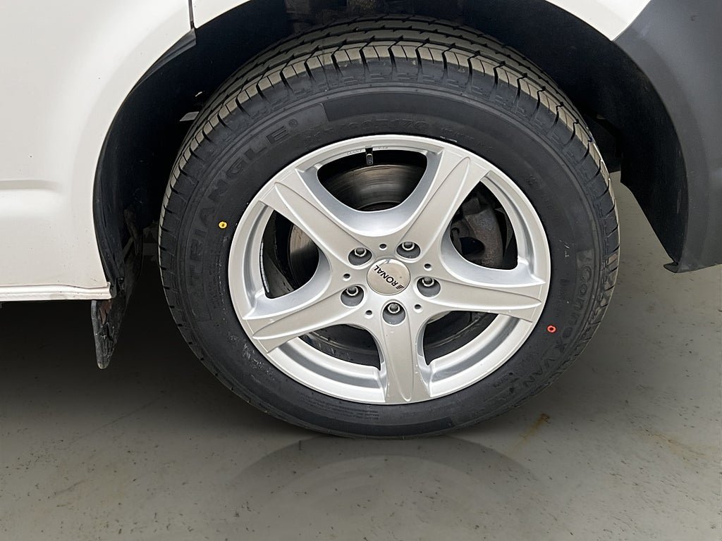 Vehicle Image 33