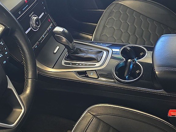 Vehicle Image 15