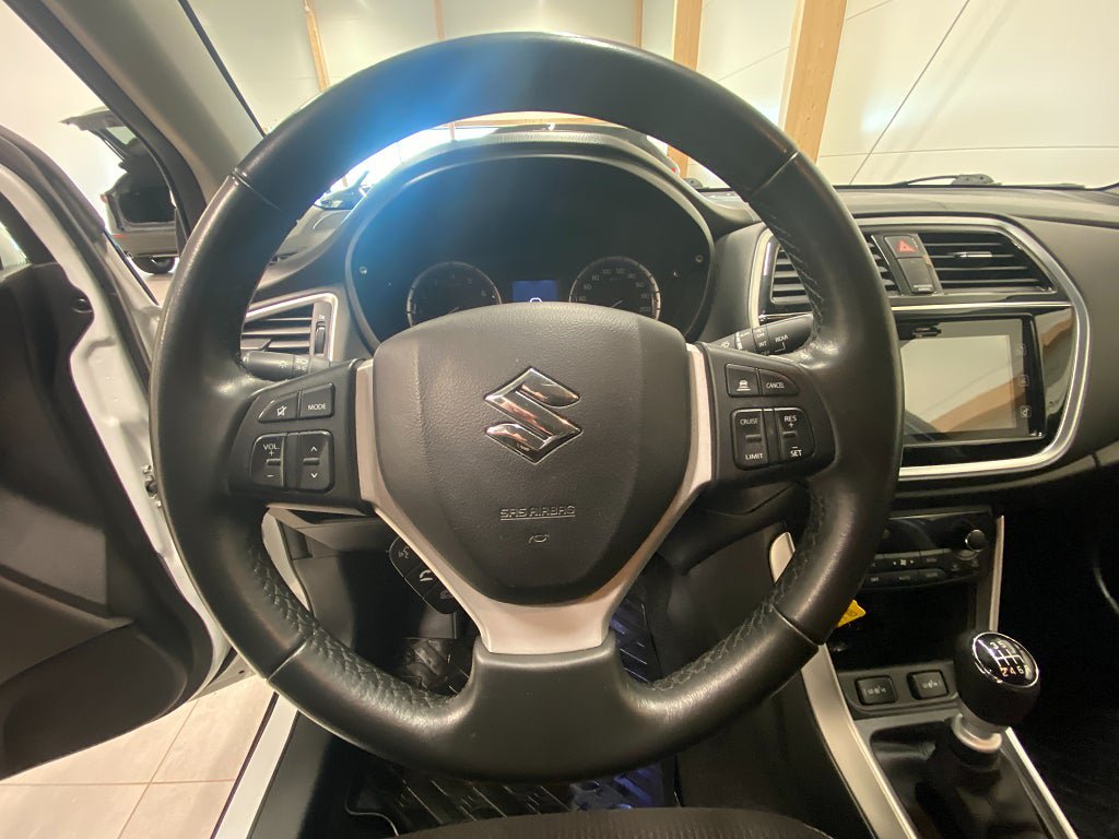 Vehicle Image 8
