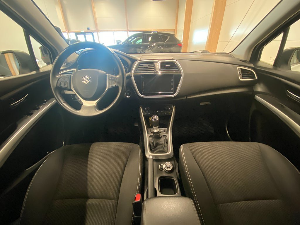 Vehicle Image 9