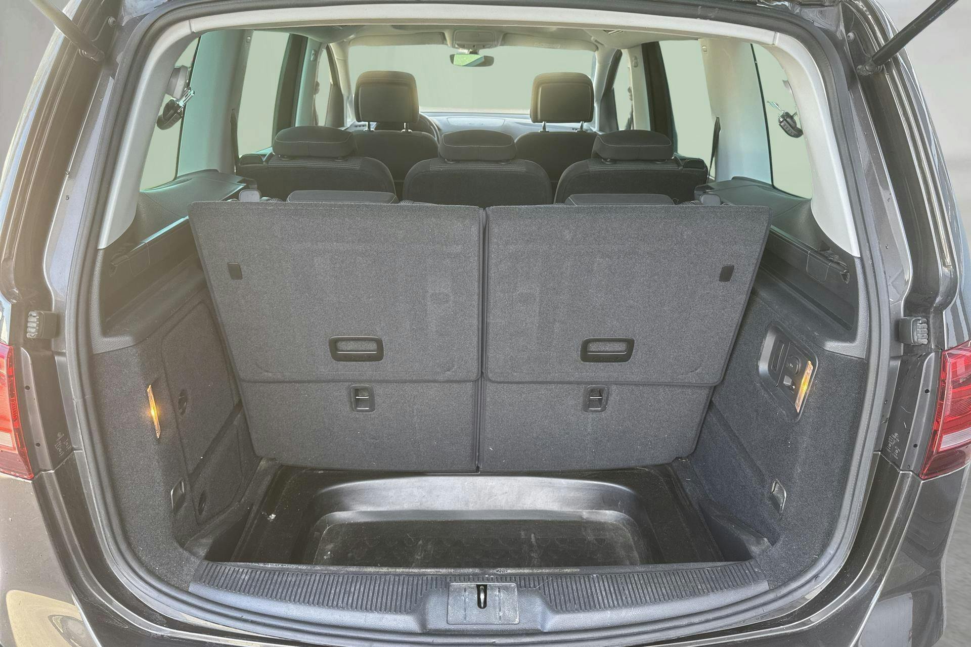 Vehicle Image 32
