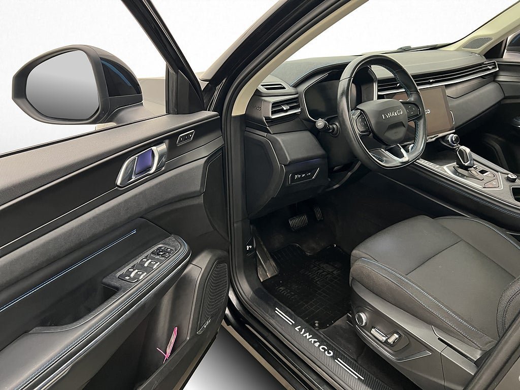 Vehicle Image 11