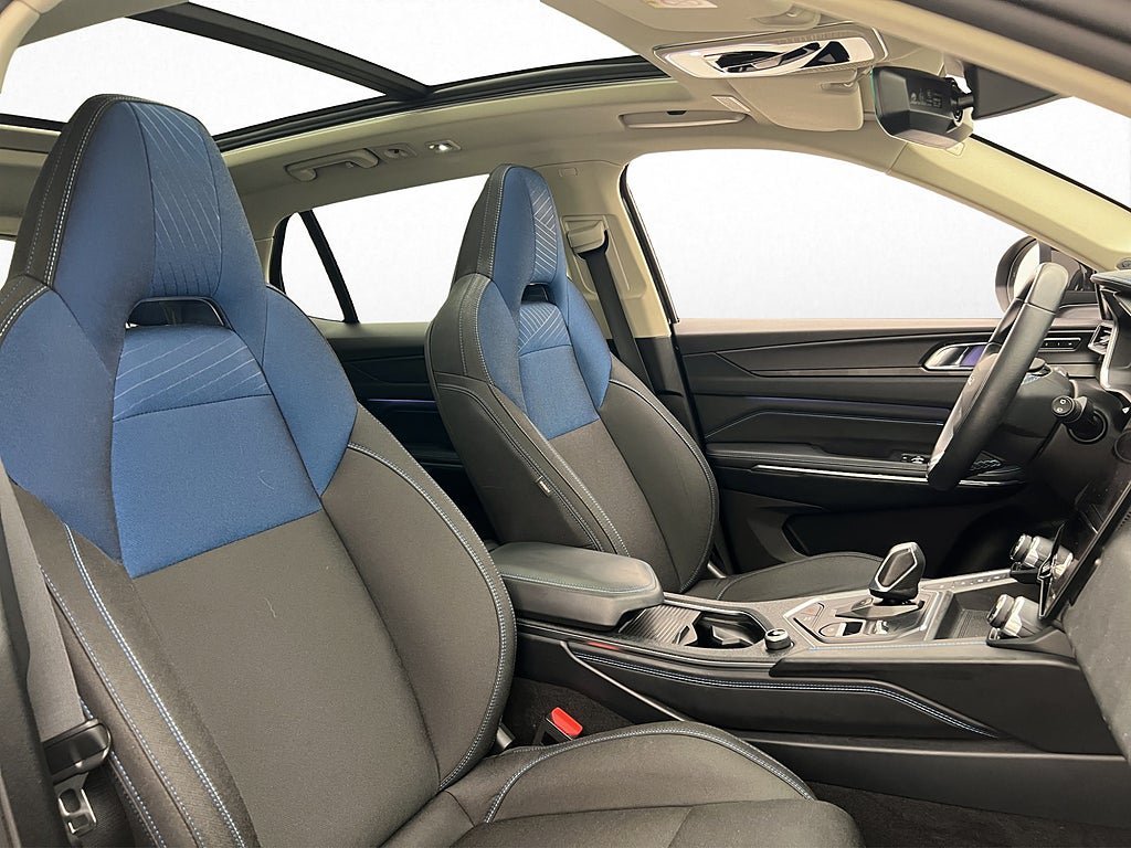 Vehicle Image 32