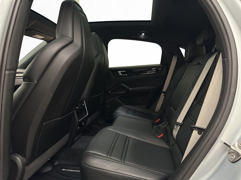 Vehicle Image 33