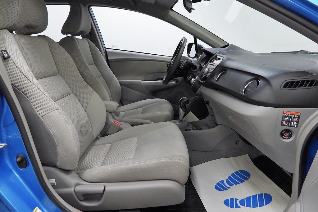 Vehicle Image 12